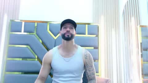 Snapshot of yorbymaxx1 chatting on January 6, 1:04 pm YORBY MAX online show from January 6, 1:04 pm