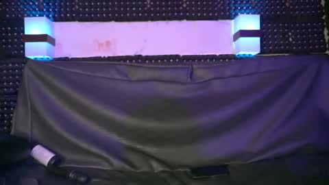 Snapshot of yorsandulce chatting on December 8, 4:25 am dulceandyors online show from December 8, 4:25 am