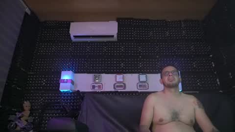 Snapshot of yorsandulce chatting on December 24, 3:38 am dulceandyors online show from December 24, 3:38 am