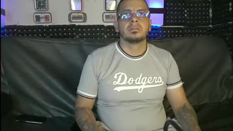 Snapshot of yorsandulce chatting on March 9, 2:07 am dulceandyors online show from March 9, 2:07 am