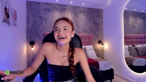 Snapshot of yoselin_lewis chatting on February 21, 12:17 pm Yoselin online show from February 21, 12:17 pm