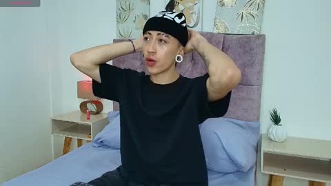 Yoshua Smith online show from April 5, 7:33 pm