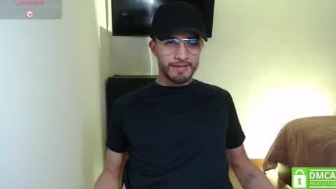 yoshy_man online show from May 8, 3:23 am