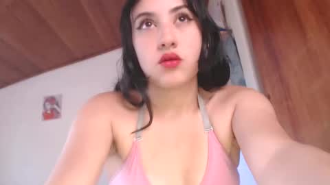 Snapshot of you_sweetdoll chatting on December 17, 9:27 pm you_sweetdoll online show from December 17, 9:27 pm