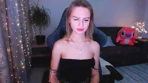 Snapshot of youdreamm chatting on January 15, 2:35 pm Bella online show from January 15, 2:35 pm