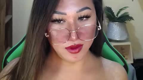 Snapshot of yougotmeanna chatting on February 15, 11:30 am Your Dream Pinay Anna online show from February 15, 11:30 am