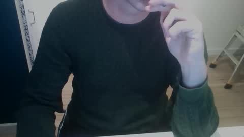 Snapshot of youmepleasure chatting on February 8, 3:32 am Playtime online show from February 8, 3:32 am