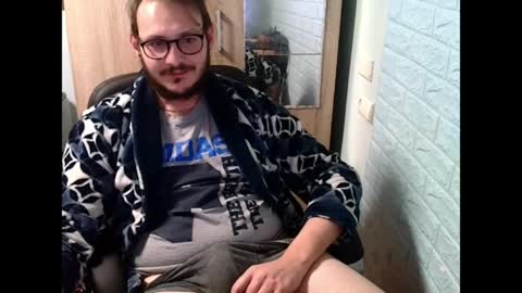 A... online show from April 7, 8:42 pm