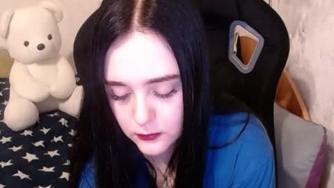 your_8a8y online show from December 17, 12:33 pm