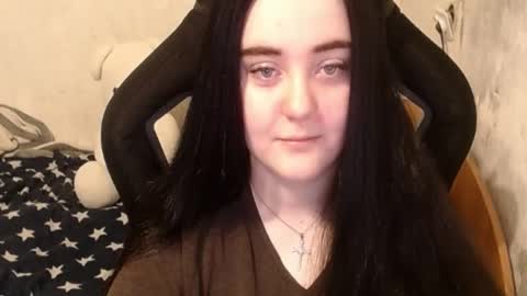 your_8a8y online show from January 15, 11:32 am