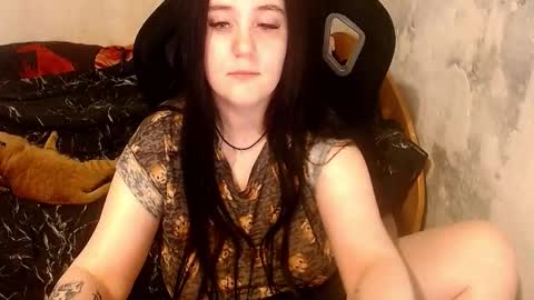 your_8a8y online show from March 6, 1:24 am