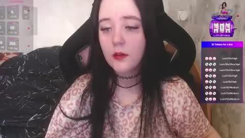 your_8a8y online show from June 26, 9:14 am