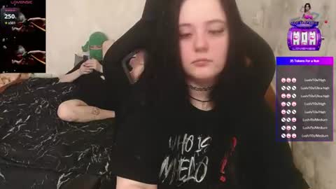 your_8a8y online show from July 1, 12:40 pm