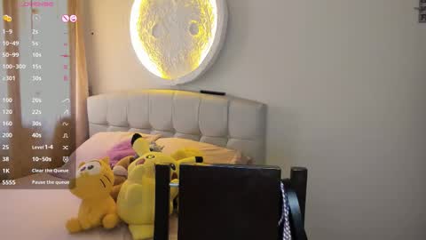 mia3 online show from March 15, 5:52 pm