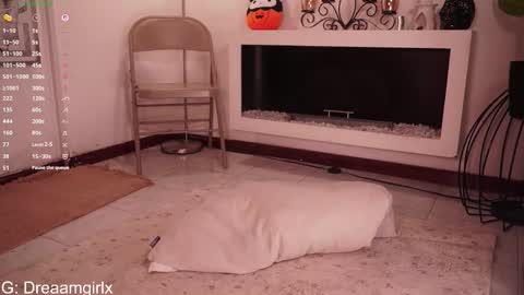 Snapshot of your_dreaamgirlx chatting on November 1, 3:19 am Isabella online show from November 1, 3:19 am