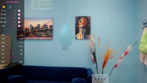 Snapshot of your_dream_04 chatting on January 30, 12:27 pm Erica online show from January 30, 12:27 pm