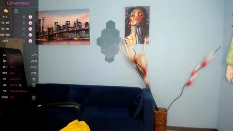 Snapshot of your_dream_04 chatting on February 5, 10:19 am Erica online show from February 5, 10:19 am