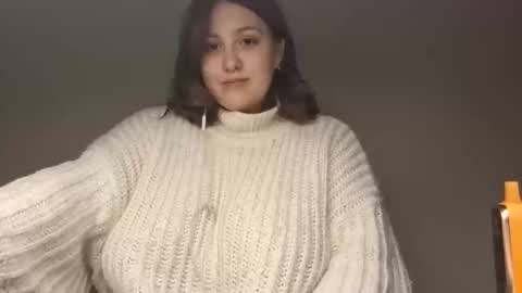 Snapshot of your_dream_04 chatting on February 27, 10:15 am Erica online show from February 27, 10:15 am