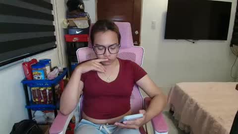 your_dreamgirlxxx69 online show from March 8, 1:59 pm