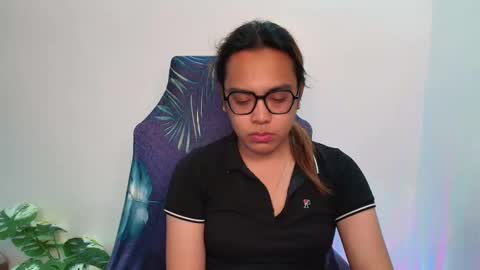 your_dreamgirlxxx69 online show from May 13, 8:34 am