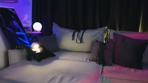 Snapshot of your_eclipse chatting on November 10, 8:13 am Goddess Alana online show from November 10, 8:13 am