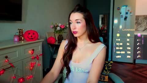 Snapshot of your_evaa chatting on November 2, 2:25 am your Evaa online show from November 2, 2:25 am