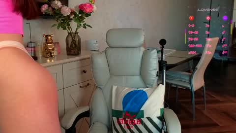 your Evaa online show from April 4, 2:10 am