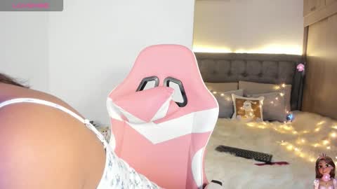 Eliza online show from November 29, 3:31 am