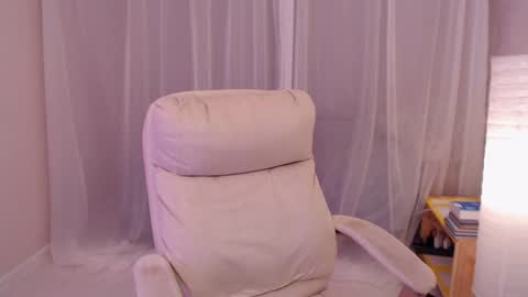 Snapshot of your_freya chatting on February 8, 12:17 pm Freya online show from February 8, 12:17 pm