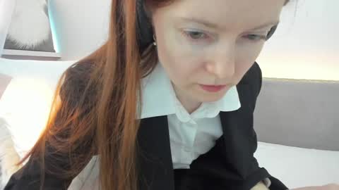 Snapshot of your_librarian chatting on May 18, 8:42 am Your Librarian online show from May 18, 8:42 am