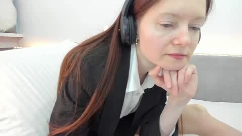 Snapshot of your_librarian chatting on May 21, 9:49 am Your Librarian online show from May 21, 9:49 am