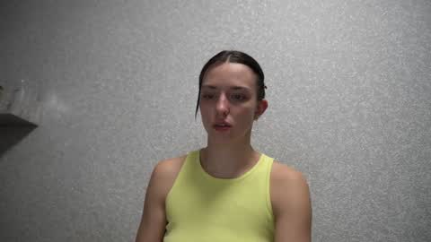 Snapshot of your_little_flexible_girl chatting on February 4, 9:20 pm Meri online show from February 4, 9:20 pm