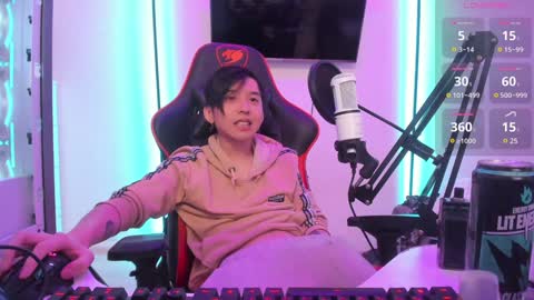 Snapshot of your_little_twink chatting on December 6, 9:57 pm Han online show from December 6, 9:57 pm