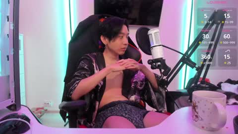 Snapshot of your_little_twink chatting on December 20, 8:55 pm Han online show from December 20, 8:55 pm