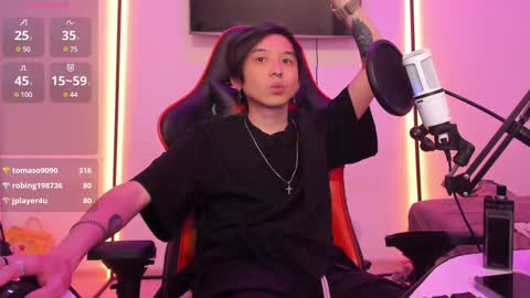 Snapshot of your_little_twink chatting on January 17, 2:18 am Han online show from January 17, 2:18 am