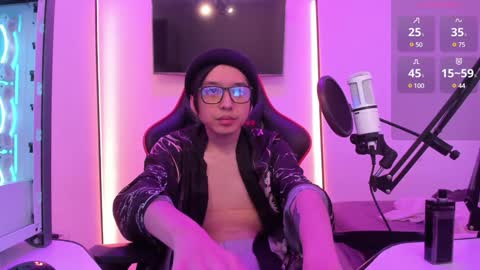 Snapshot of your_little_twink chatting on February 3, 9:41 am Han online show from February 3, 9:41 am