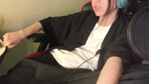 Han   online show from February 12, 9:54 pm