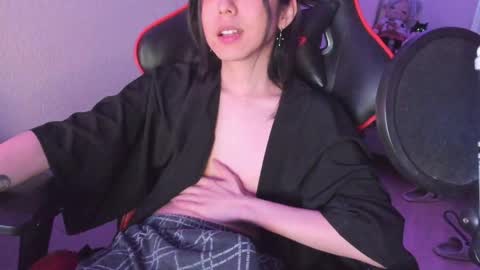 Snapshot of your_little_twink chatting on May 19, 1:00 am Han online show from May 19, 1:00 am