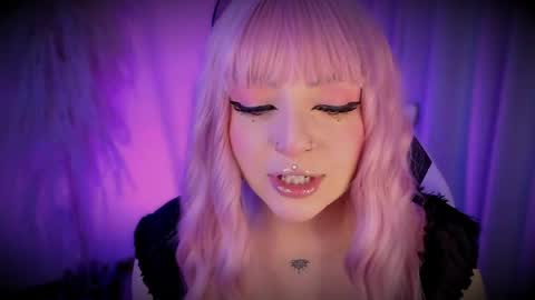 Cami independent model online show from March 31, 5:30 am