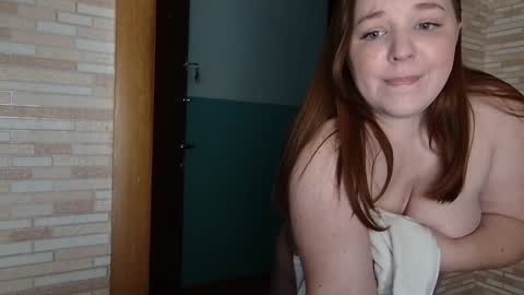 Snapshot of your_madhurricane chatting on December 8, 8:20 am Daria and Lesia online show from December 8, 8:20 am