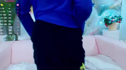 Snapshot of your_milf_lilly chatting on January 11, 11:12 am Lilly online show from January 11, 11:12 am