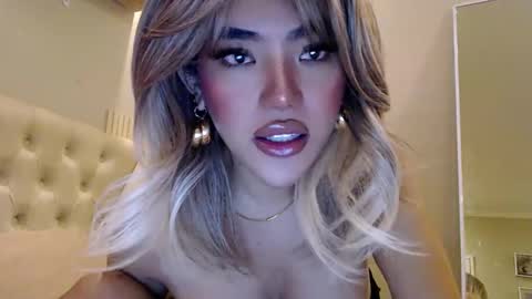 Lena online show from March 4, 2:39 am