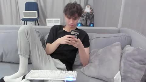 your_shy_guy online show from February 23, 8:33 pm