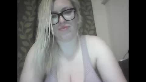 Snapshot of your_sinful_soul chatting on May 27, 7:11 pm Roxy online show from May 27, 7:11 pm