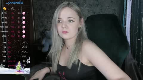 Molly online show from December 17, 9:07 am