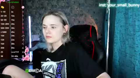 Snapshot of your_small_bunny chatting on July 7, 7:23 am Molly online show from July 7, 7:23 am
