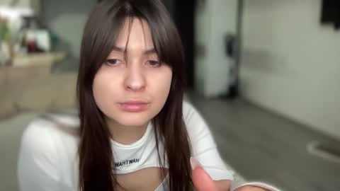 Snapshot of your_sweet_angel_ chatting on February 18, 2:59 pm Mia online show from February 18, 2:59 pm