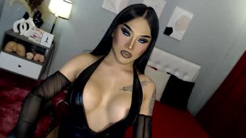 TRICXIEBELLE online show from October 7, 8:00 am