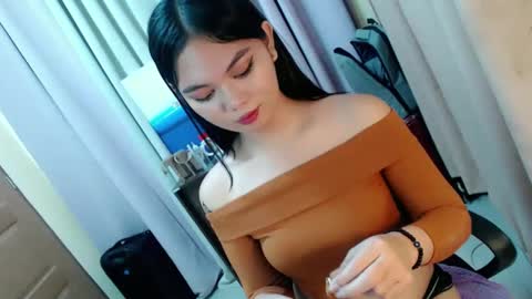 Snapshot of yourangelictransgirl chatting on December 11, 8:07 pm Hi its me Yna online show from December 11, 8:07 pm
