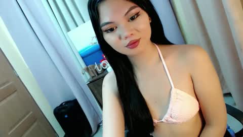 Snapshot of yourangelictransgirl chatting on December 15, 5:53 pm Hi its me Yna online show from December 15, 5:53 pm